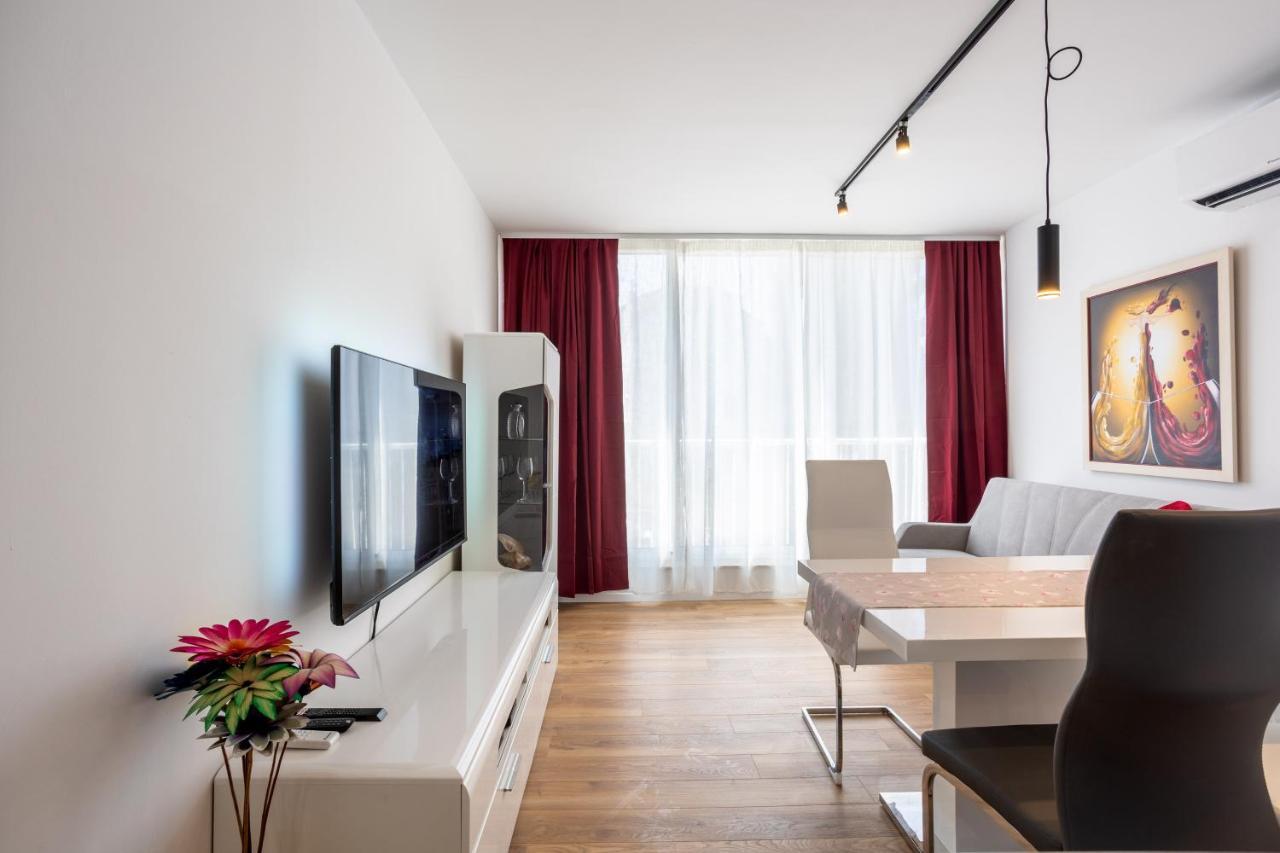 Royal Luxe Apartment สปลิท ภายนอก รูปภาพ