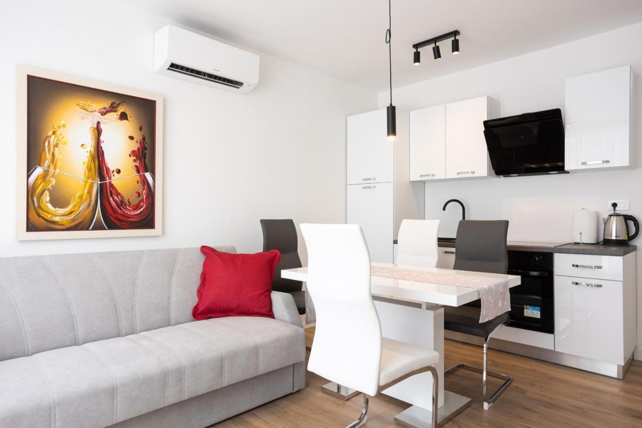 Royal Luxe Apartment สปลิท ภายนอก รูปภาพ